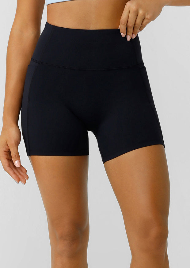 Feel agile in these No Ride 12cm Bike Shorts designed for high intensity workouts. Featuring Active Core Stability™ and drawcord adjustability through the waist, you'll feel cinched and supported all day long. Stash your essentials in the secret back pocket, with two extra side pockets for maximum storage. With no front seam on this short, we know you'll love the streamlined look and added comfort
