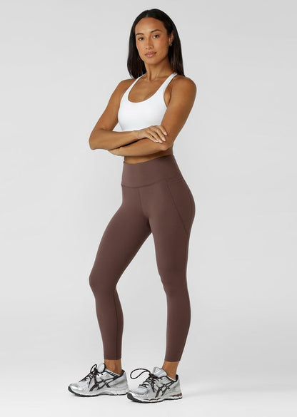 Active Core Stability™ for shape, smoothing and support through the midsection
Sweat wicking Nothing 2 See Here™ fabric for unmatched coverage
Side phone pockets
No inside-leg seams for friction free movement and a 'no-chafe' experience
Reflective iconic logo for added night-time visibility