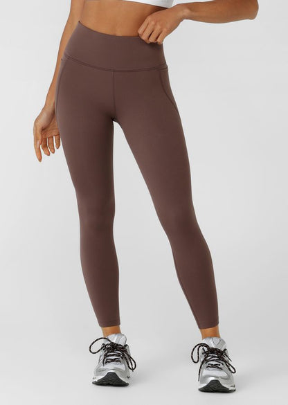 Active Core Stability™ for shape, smoothing and support through the midsection
Sweat wicking Nothing 2 See Here™ fabric for unmatched coverage
Side phone pockets
No inside-leg seams for friction free movement and a 'no-chafe' experience
Reflective iconic logo for added night-time visibility