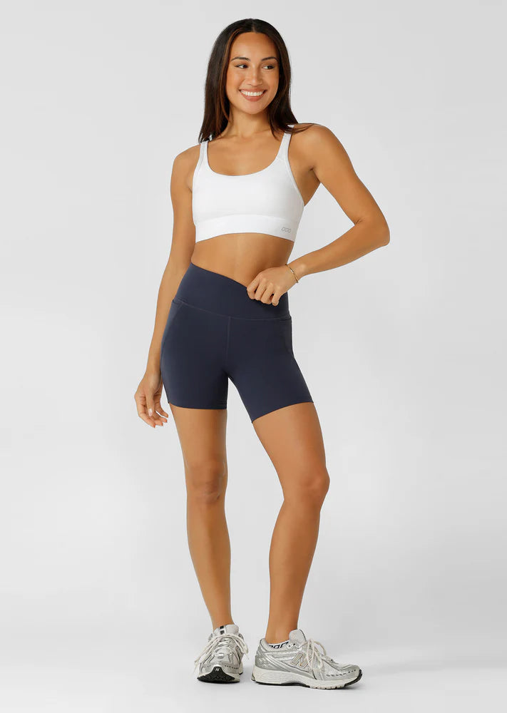 Active Core Stability™
Sweat wicking Nothing 2 See Here™ fabric for unmatched coverage
Side pockets to stash your essentials 
No Inside Leg Seams for Friction Free Movement
Reflective Iconic Logo for Added Nighttime Visibility