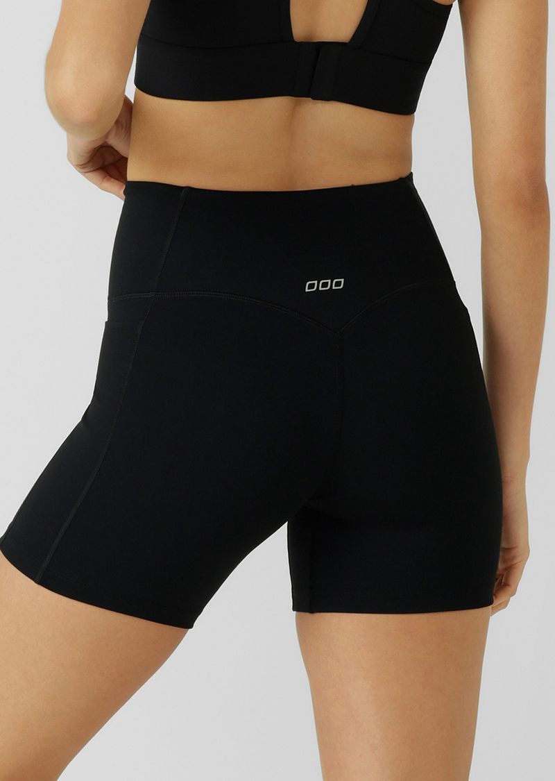2cm inseam length
No front seam for added comfort
Flattering high rise waistband with stomach support
Soft fold front for unrestricted movement
Stabilising hidden rubber edge at the back waistband
Side pockets to stash your essentials
Reflective iconic logo for added nighttime visibility