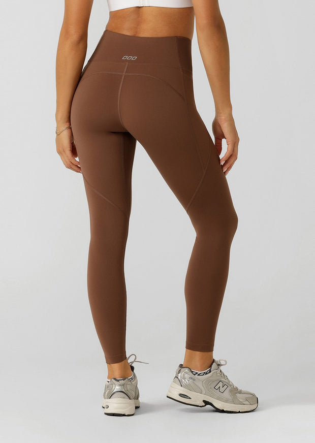 Amy No Ride Phone Pocket Full Length Leggings are a must-have wardrobe staple. A new take on a classic, these Nothing 2 See Here™ leggings feature Active Core Stability™ for a sculpting, supportive fit and side phone pockets for hands free movement
