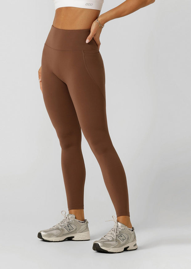 Amy No Ride Phone Pocket Full Length Leggings are a must-have wardrobe staple. A new take on a classic, these Nothing 2 See Here™ leggings feature Active Core Stability™ for a sculpting, supportive fit and side phone pockets for hands free movement