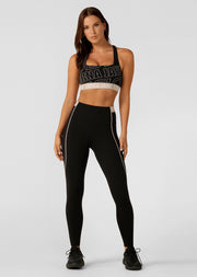 Make a statement with the Break Line Ankle Biter Leggings. Made from our iconic Nothing 2 See Here™ fabric for unmatched coverage, these tights feature contouring panelling to flatter your curves and convenient side phone pockets for hands-free movement. Compressive yet comfortable, these tights are perfect for running and HIIT workouts.