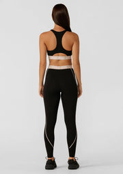 Make a statement with the Break Line Ankle Biter Leggings. Made from our iconic Nothing 2 See Here™ fabric for unmatched coverage, these tights feature contouring panelling to flatter your curves and convenient side phone pockets for hands-free movement. Compressive yet comfortable, these tights are perfect for running and HIIT workouts.