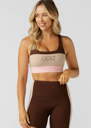 This maximum support bra is compressive and the ultimate in design for high impact and intense workouts. Tailor your fit with the adjustable straps, as well as the clasp back that can be tightened for additional support