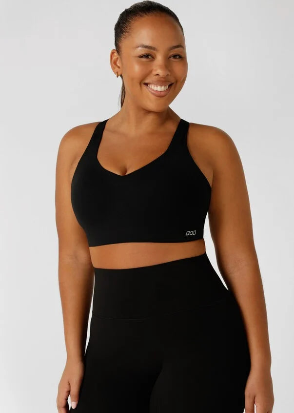 Engineered for unmatched comfort and maximum support, this sports bra is designed with soft moulded foam cups that encapsulate the larger bust, providing 360* support and higher coverage. Perfect for all workouts - from yoga to HIIT.