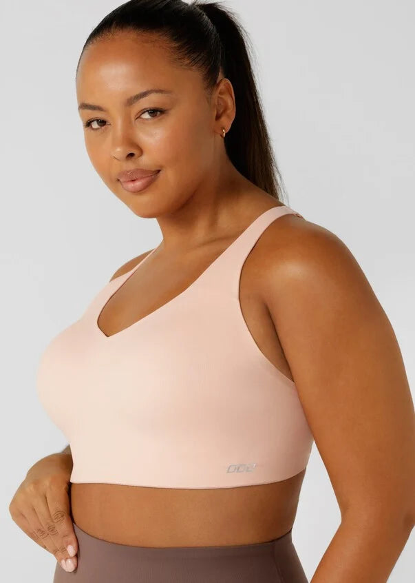 Engineered for unmatched comfort and maximum support, this sports bra is designed with soft moulded foam cups that encapsulate the larger bust, providing 360* support and higher coverage. Perfect for all workouts - from yoga to HIIT.