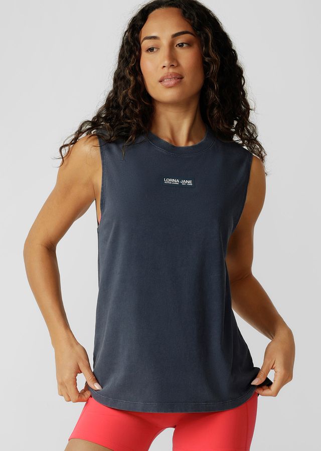 Full Length
Breathable Cotton Jersey Fabric
Premium Vintage Wash Effect
Limited Edition LJ Rubber Logo Badge
Oversized Muscle Tank Fit
Relaxed Fit