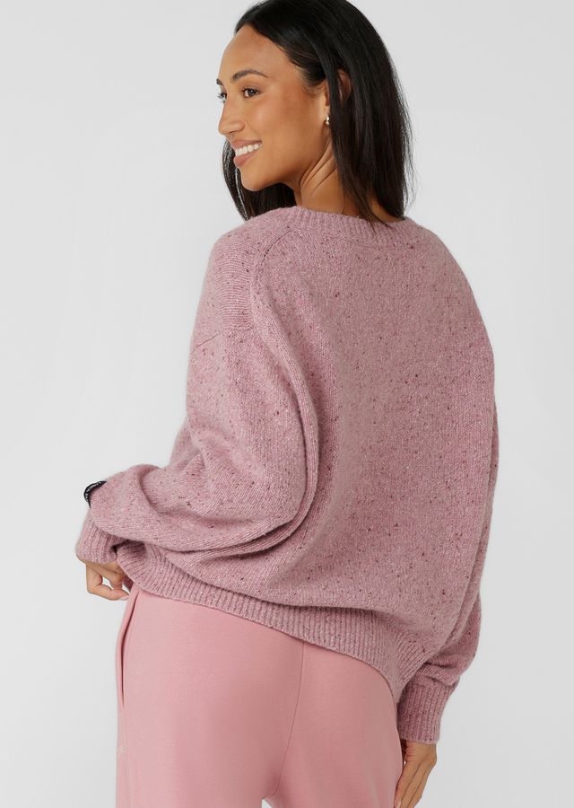 Flattering Relaxed Fit V-Neck Silhouette
Premium True Knit Wool Blend Fabrication in an Elevated Marl Look
Classic Ribbed Cuffs and Hemline