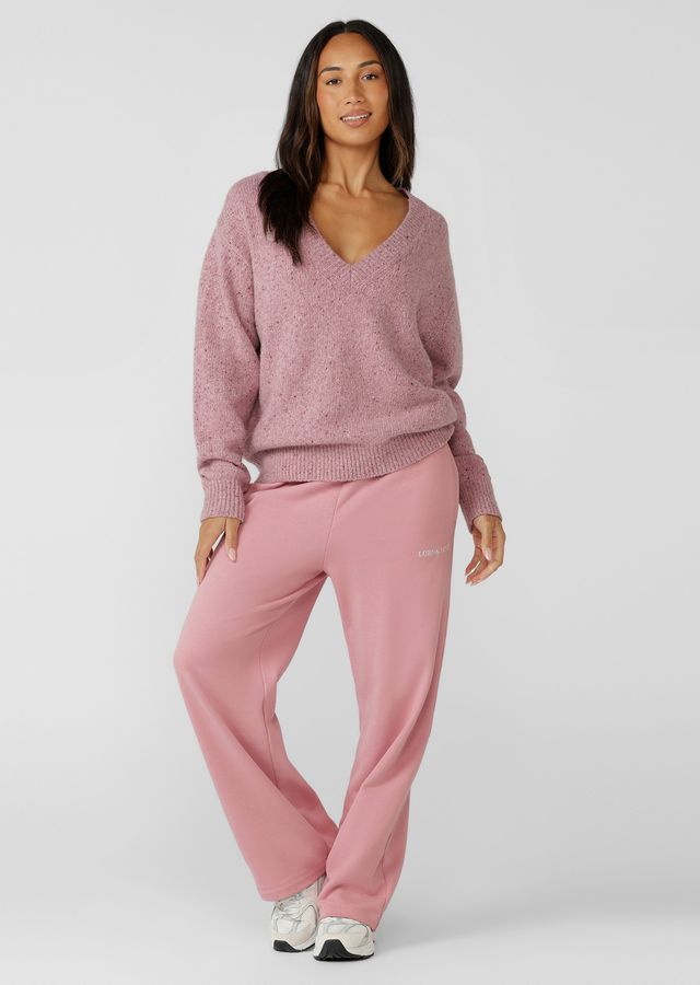 Flattering Relaxed Fit V-Neck Silhouette
Premium True Knit Wool Blend Fabrication in an Elevated Marl Look
Classic Ribbed Cuffs and Hemline