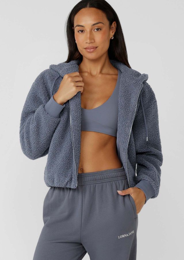 Ultra Soft Winter Layering Piece
Hooded Design with Drawcord Adjustability
Side Pockets to Stash your Essentials
Zip Front Closure
Bomber Inspired Silhouette