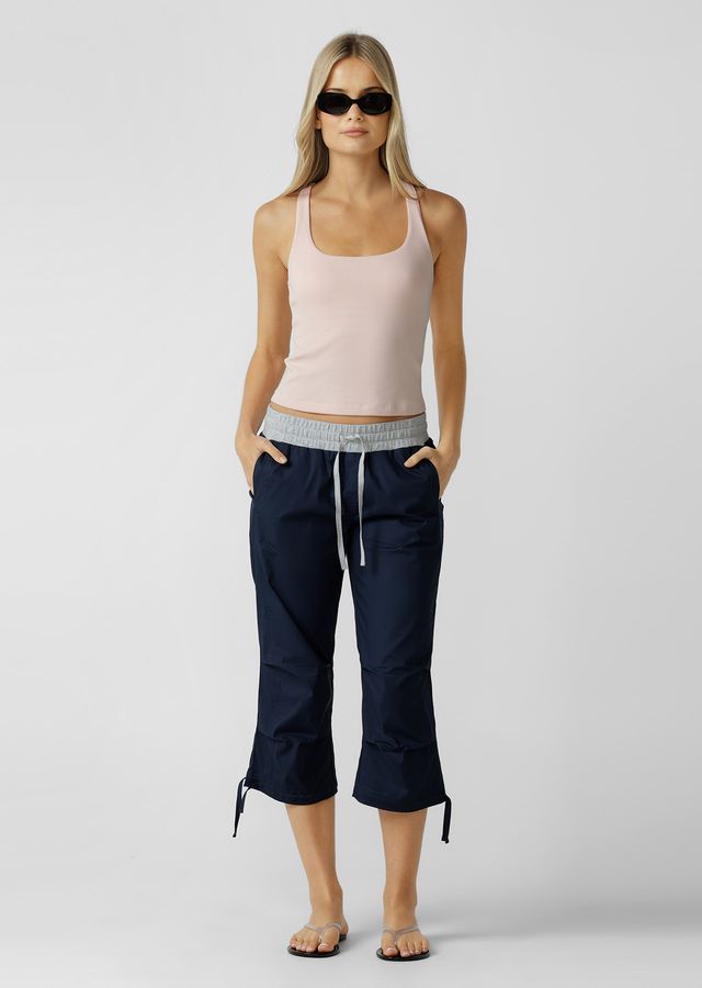 Elasticated Waistband with Drawcord Adjustability
Fashion Forward 3/4 Capri Length Inspired by Our Iconic Flashdance Pants
Wear it your Way - Tie Up Hem
6 Pocket Design to Stash Your Essentials
Lightweight Cotton Blend Fabrication