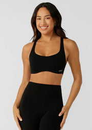 Engineered to balance comfort and high support, this bra is designed with soft moulded foam cups to encapsulate the bust, providing 360* support and higher coverage. Perfect for all day wear and mid-intensity workouts - from court sports to cycling.