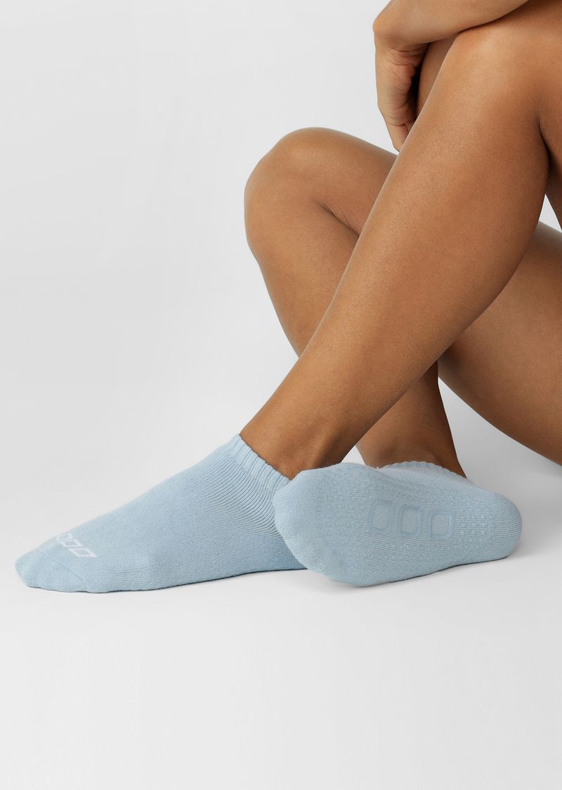 Breathable Cotton Blend
Non-Slip Design
Strategically Placed Cushioning for Added Comfort
Ankle Length