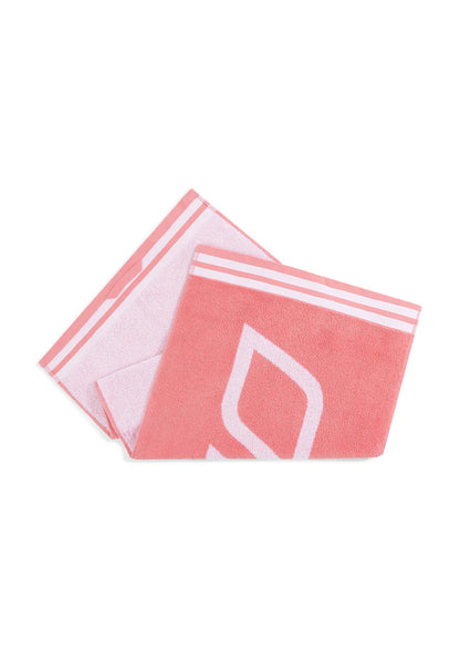Hit your workout in style and stay dry with our Sweat Towel. You will love the practical size of this sweat towel and it will soon become your reliable gym buddy for those high intensity workouts!