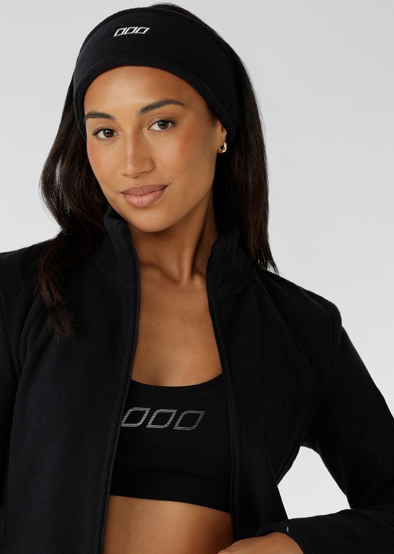 Versatile Winter Styling Piece
Technical Polar Fleece Fabrication Keeps You Warm
Snug and Comfortable Fit with Ear Coverage
Elevated Logo Embroidery