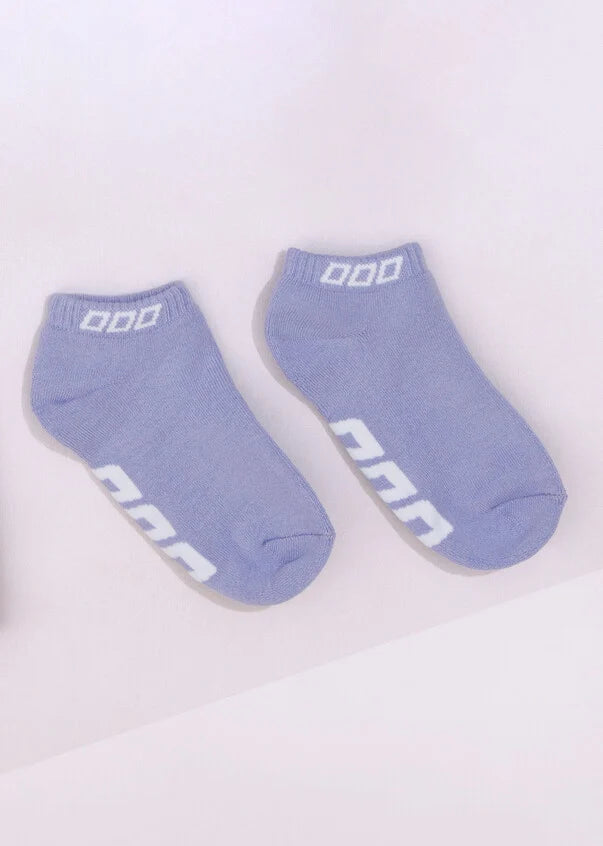 Step up your game in LJ high-performance sport socks, designed to elevate your Active Living experience. Made with breathable cotton blend yarn and cushioned soles, these socks provide superior comfort and support throughout your day and during intense workouts.