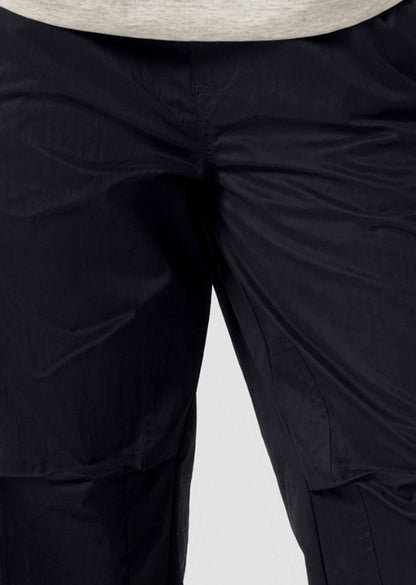 Elasticated Waistband with Drawcord Adjustability
Flattering Relaxed Fit Silhouette, Inspired by Our Iconic Flashdance Pants
Wear it your Way - Hidden Drawcord for Adjustable Hem
6 Pocket Design to Stash Your Essentials
Iconic Logo Embroidery