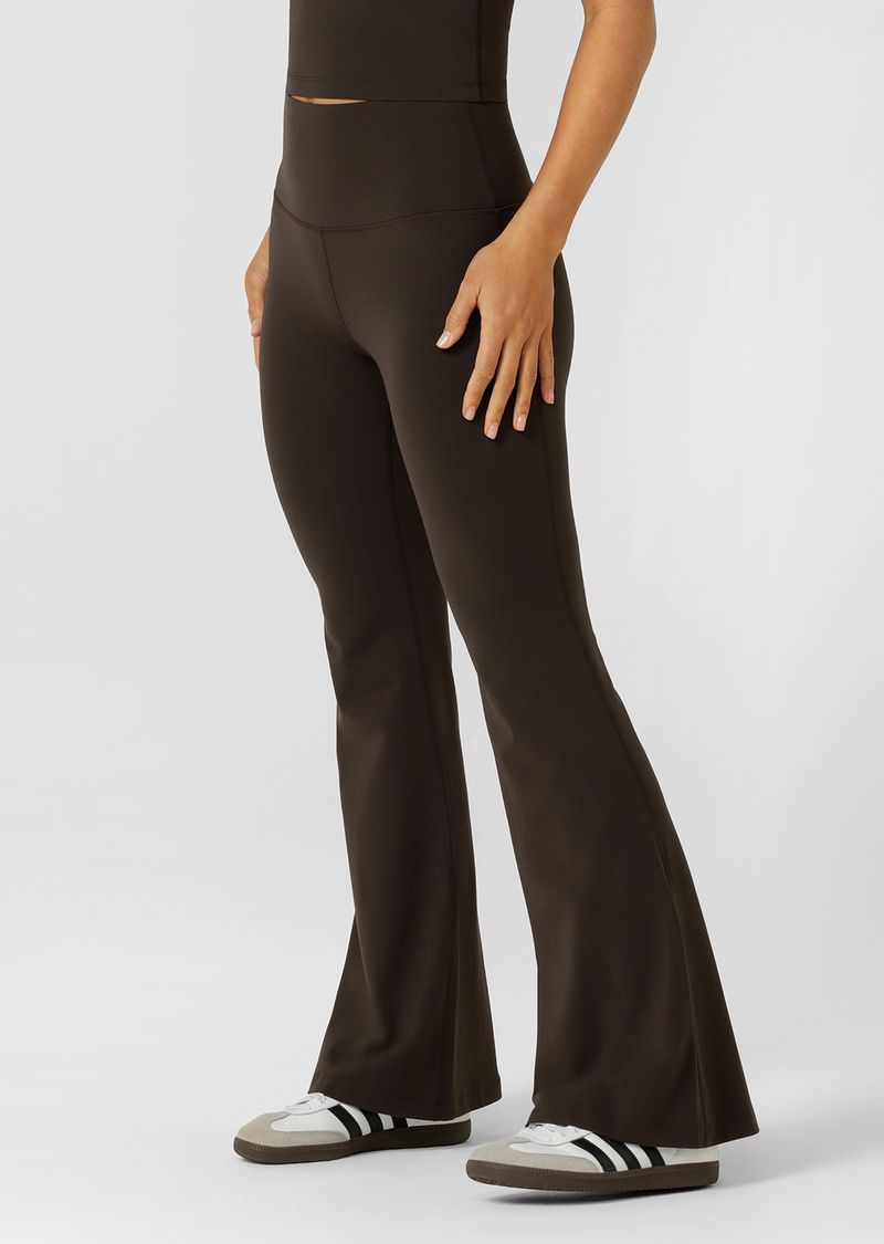 Wear anywhere classic design
Comfortable soft fold waistband
Form flattering bootleg silhouette
Made from Bliss Fabric; unbelievably soft and flexible
Heritage Logo