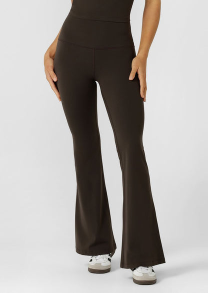 Wear anywhere classic design
Comfortable soft fold waistband
Form flattering bootleg silhouette
Made from Bliss Fabric; unbelievably soft and flexible
Heritage Logo