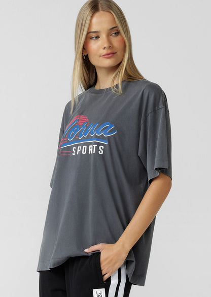 Boyfriend Fit
Limited Edition Vintage Inspired Crackle Logo Print
Classic Rib Crew Neckline
Premium Vintage Wash Effect Unique to Each Style
Premium Soft Cotton Jersey Fabrication