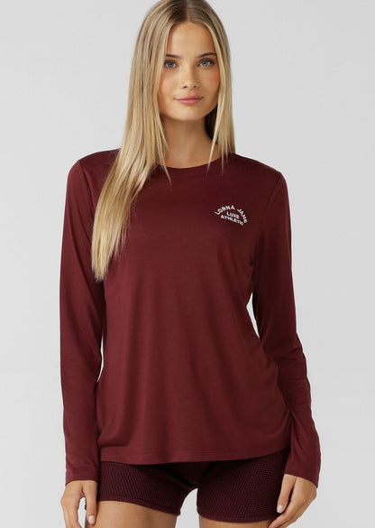 Lightweight Layering Wardrobe Essential
Relaxed Long Line Silhouette
Heritage Embroidered Logo