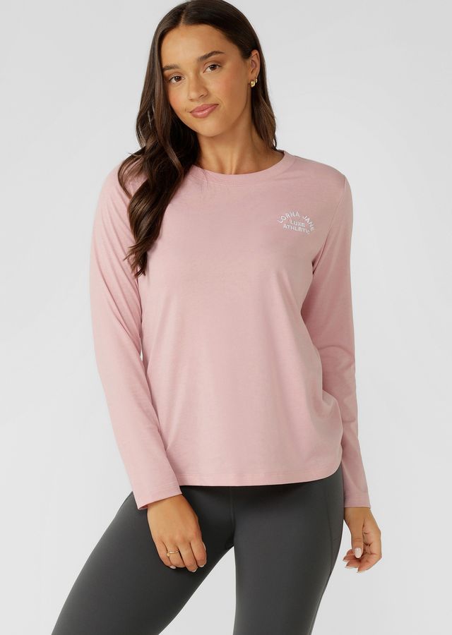 
Lightweight Layering Wardrobe Essential
Long Line Silhouette
Heritage Embroidered Logo
