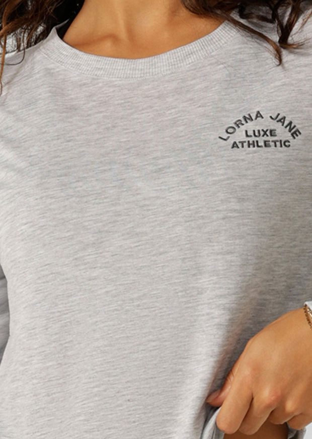 An easy layering piece for cooler weather, the Lotus Long Sleeve Top. This classic fit layering piece is made from lightweight and breathable LJ Active fabric, so it stretches with you in and out of the gym. The versatile design is perfect to layer over your favourite LJ sports bra and leggings or wear back with denim for your off-duty weekend look.