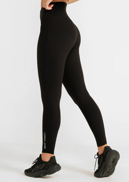 No Inside Leg Seam to ensure friction-free movement
Secret Back Pocket to Stash Your Phone
Flattering High Rise Fit