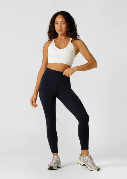 No Inside Leg Seam to ensure friction-free movement
Secret Back Pocket to Stash Your Phone
Flattering High Rise Fit