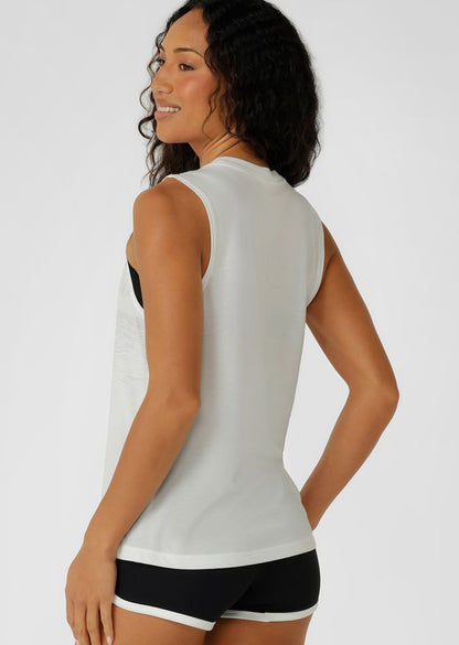 Wear Anywhere Classic Design
Relaxed Longline Silhouette- Just like our Lotus Muscle Tank!
Lightweight Layering Wardrobe Essential
Limited Edition Statement Palm Print
Soft, Lightweight Lotus Fabrication