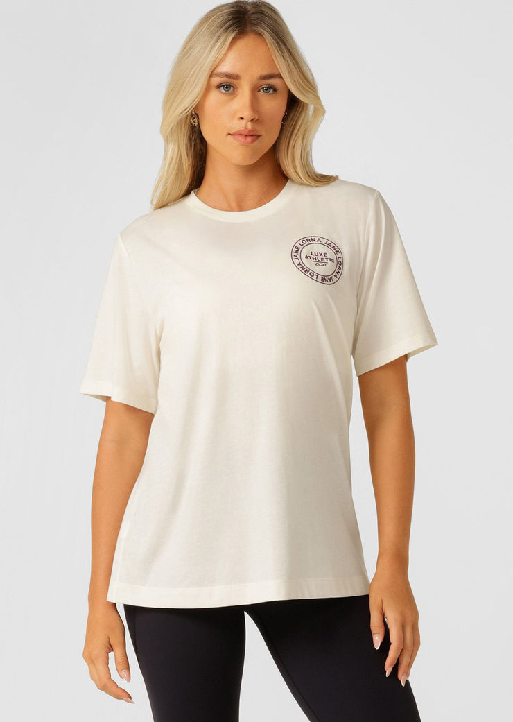 Level up your style with our latest addition to the Lotus Family, the Lotus Relaxed Tee. Made from our breathable cotton blend fabric, in the smallest of our oversized t-shirt silhouettes, this tee is the perfect addition to your active and leisure wardrobe. 