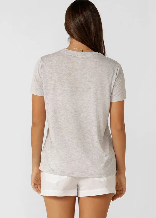 Get back to basics with the Lotus T-Shirt. This Classic fit layering piece is made from lightweight and breathable LJ Active fabric, so it stretches with you in and out of the gym. The versatile design is perfect to layer over your favourite LJ sports bra and leggings or wear back with denim for your off-duty weekend look.