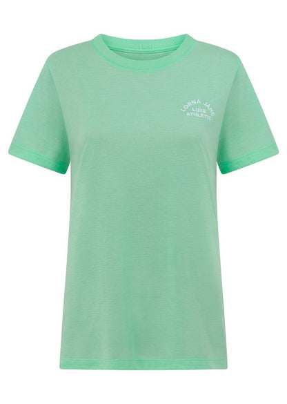 
Lightweight Layering Wardrobe Essential
Classic Long Line Silhouette
Heritage Embroidered Logo