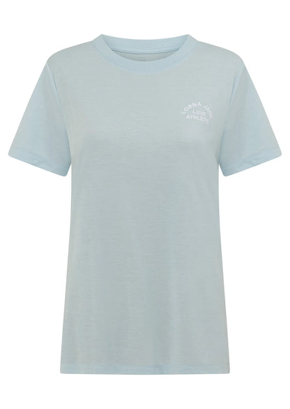 Get back to basics with the Lotus T-Shirt. This Classic fit layering piece is made from lightweight and breathable LJ Active fabric, so it stretches with you in and out of the gym.
