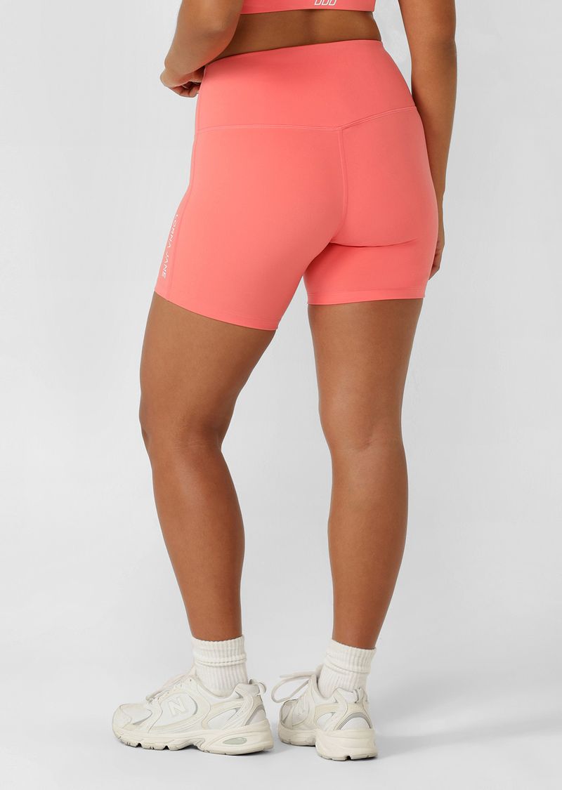 Wear Anywhere Classic Design
No Inside Leg Seam to Increase Comfort
Flattering High Rise Fit
Secret Back Pocket to Stash Your Phone