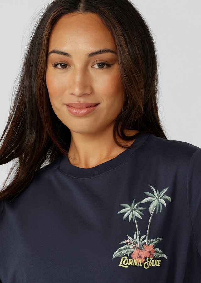 Versatile Active Living Essential
Relaxed Fit
Exclusive Vacation Inspired Print with Logo Embroidery
Classic Ribbed Crew Neckline