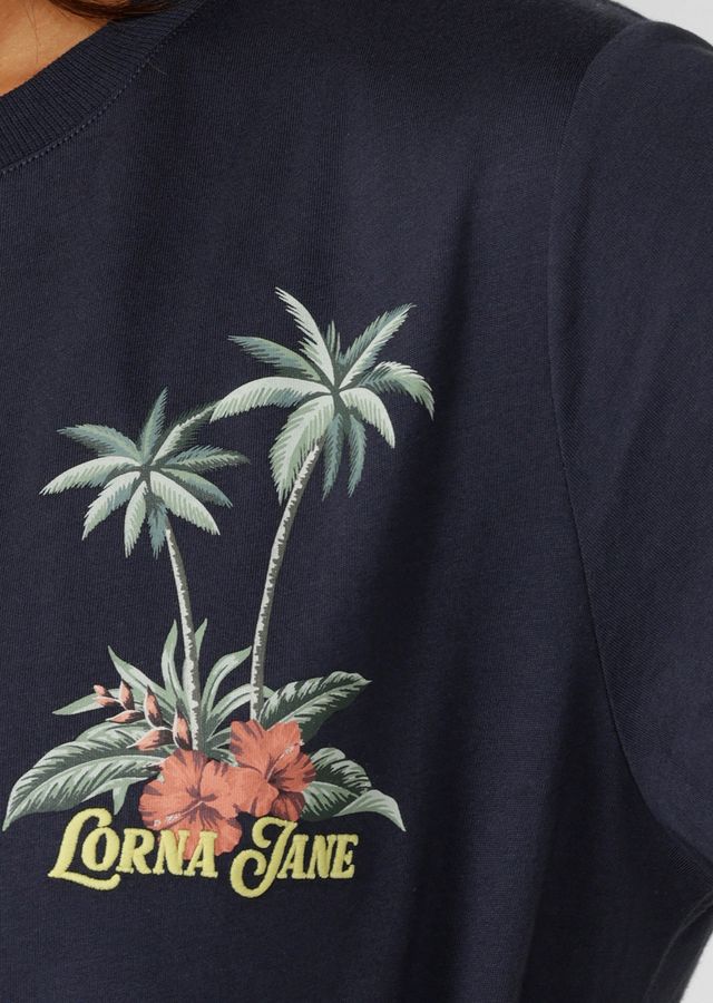 Versatile Active Living Essential
Relaxed Fit
Exclusive Vacation Inspired Print with Logo Embroidery
Classic Ribbed Crew Neckline