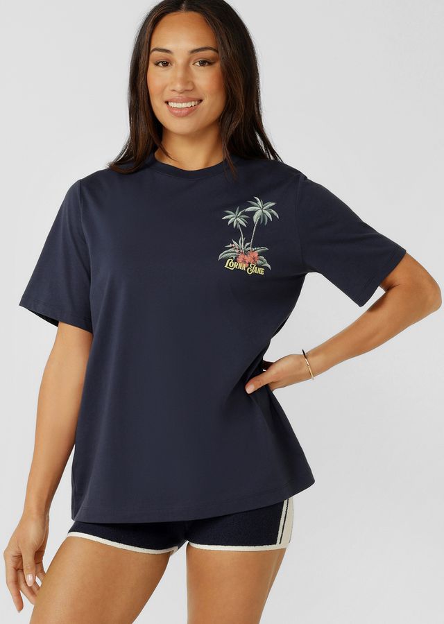 Versatile Active Living Essential
Relaxed Fit
Exclusive Vacation Inspired Print with Logo Embroidery
Classic Ribbed Crew Neckline