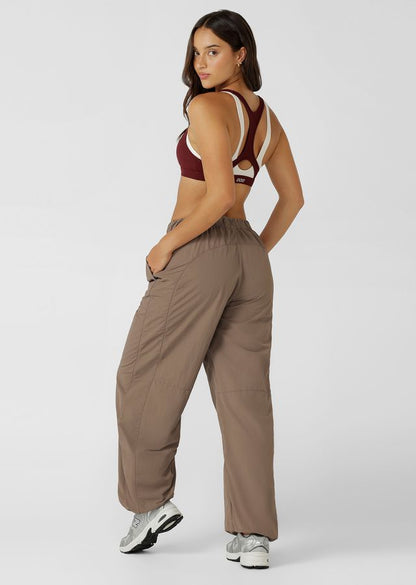 Supportive Multi-Layer Racerback Design Provides All Day Support
Luxe Rib Layered Design
Form Flattering Square Neckline
Iconic Logo