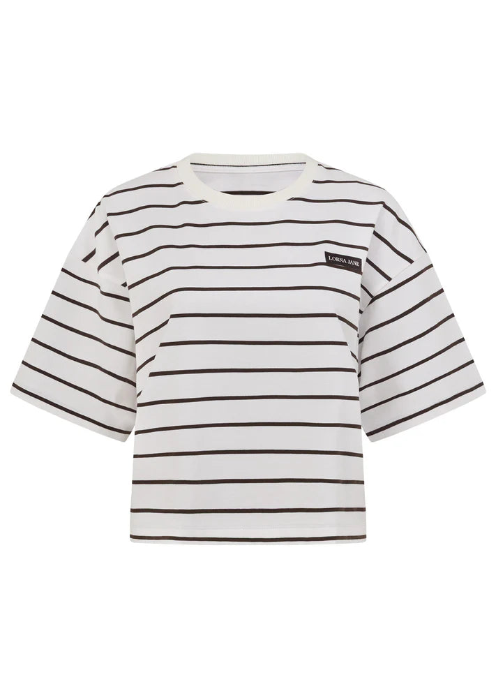 Wear Anywhere Wardrobe Essential
Cropped Oversize Fit
Premium Textured Cotton Slub Fabrication in a classic striped design
Classic Rib Contrast Crew Neckline
Limited Edition Logo Patch