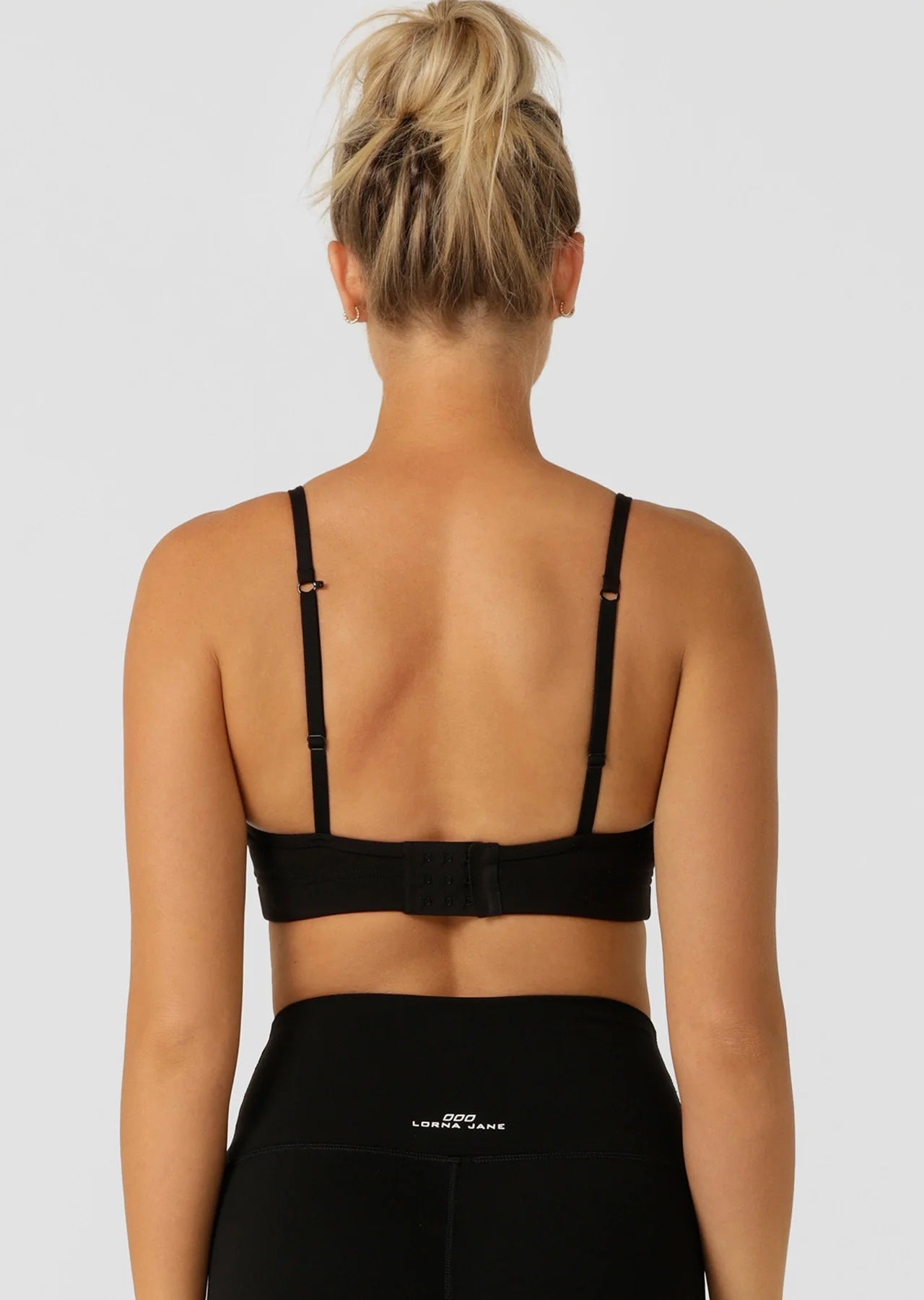 
High Support
Adjustable and convertible straps with underbust adjustability
Clasp Back
Removable Padding
