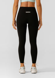 Feel sculpted and supported in this revolutionary no ride ankle biter legging, featuring our new streamlined Active Core Stability. The new sculpting tech through the waistband provides all the support you love, without all the layers, for the ultimate streamlined fit. Laser cut and bonded finishes make these leggings feel weightless, so you can focus on your workout.