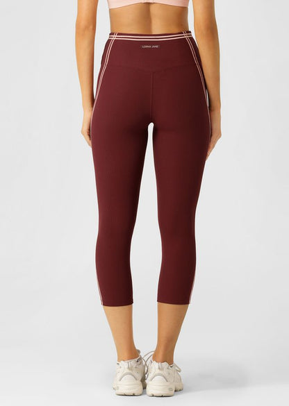 
Stomach Support Across the Waist
Secret No Bounce Back Pocket to Stash your Essentials - Phone, Keys, Cards
Contrast Taping for a Retro Sport Look
Moisture Wicking Luxe Active Rib Fabric
LJ Rubber Logo Badge