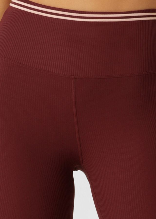 
Stomach Support Across the Waist
Secret No Bounce Back Pocket to Stash your Essentials - Phone, Keys, Cards
Contrast Taping for a Retro Sport Look
Moisture Wicking Luxe Active Rib Fabric
LJ Rubber Logo Badge