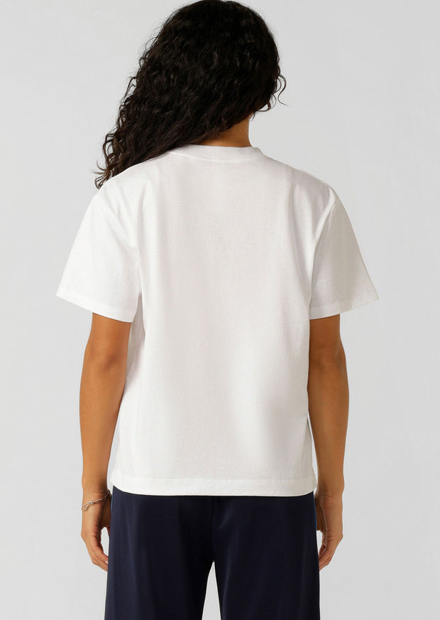 Feel inspired to take on the world in this effortlessly cool oversized tee. Crafted from our premium cotton fabric, this wear-anywhere versatile design is a must-have addition to your active and everyday wardrobe.