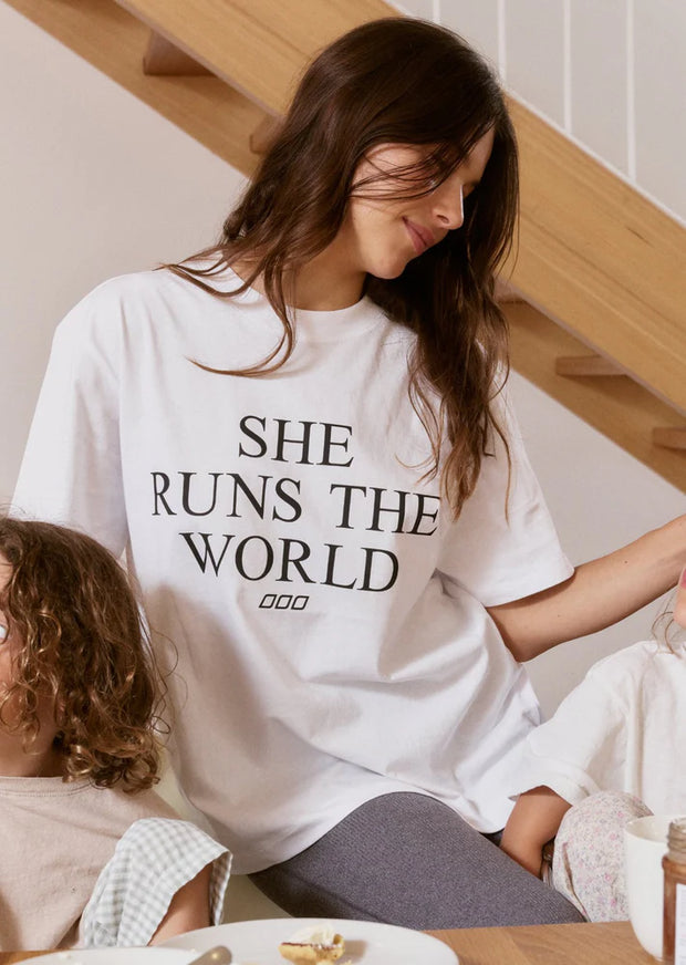 Feel inspired to take on the world in this effortlessly cool oversized tee. Crafted from our premium cotton fabric, this wear-anywhere versatile design is a must-have addition to your active and everyday wardrobe.