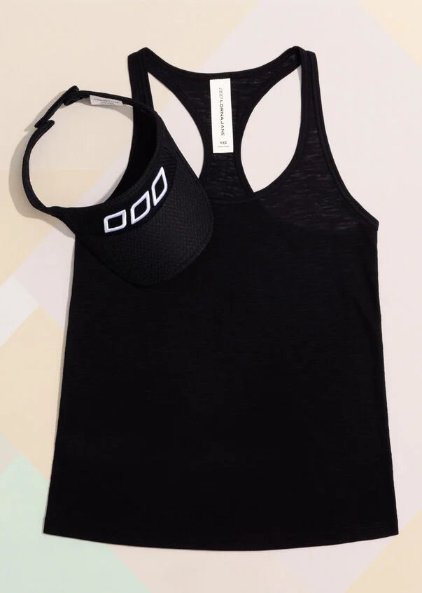 A curated kit perfect for the gifting season with our best selling Slouchy Gym Tank and matching Icons Ventilation Visor. Treat yourself to the perfect combination of fitness and style with this dynamic duo.