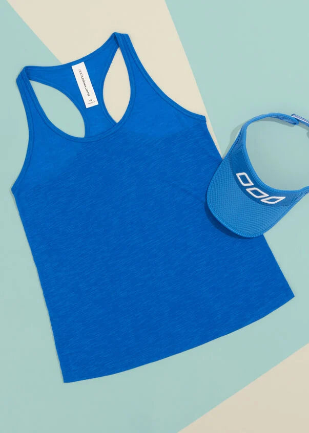 A curated kit perfect for the gifting season with our best selling Slouchy Gym Tank and matching Icons Ventilation Visor. Treat yourself to the perfect combination of fitness and style with this dynamic duo